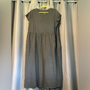 NWT Universal Threads Short sleeve dress with pockets.